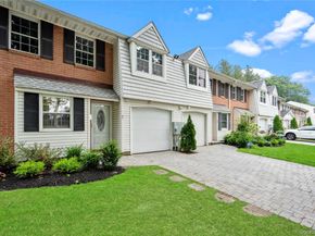 31 Santa Barbara Drive 31, Plainview NY 11803