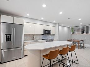 31 Santa Barbara Drive 31, Plainview NY 11803