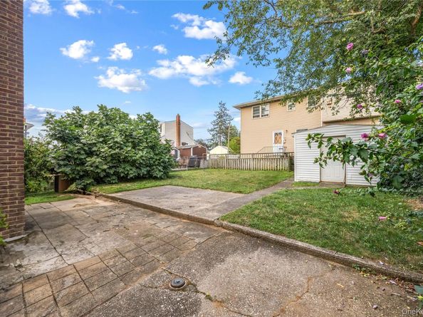 29 Butler Boulevard, Elmont NY 11005