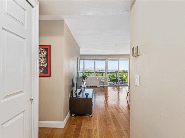17-85 215th Street 12 S, Bayside NY 11360