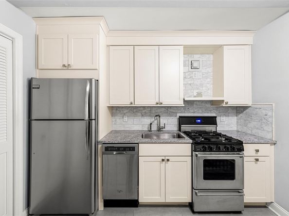 221 McDonald Avenue 3P, Brooklyn NY 11218