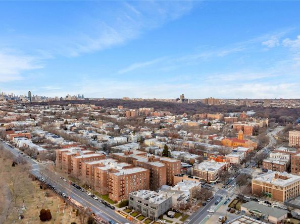221 McDonald Avenue 3P, Brooklyn NY 11218