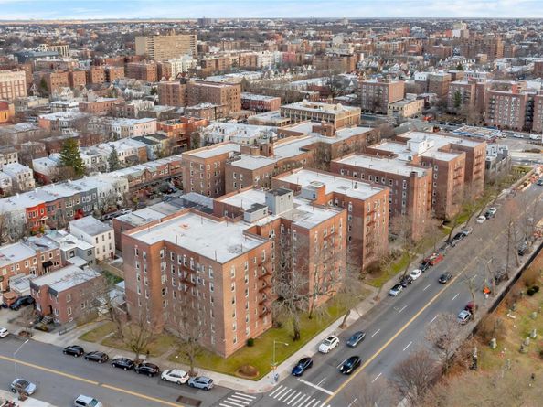 221 McDonald Avenue 3P, Brooklyn NY 11218