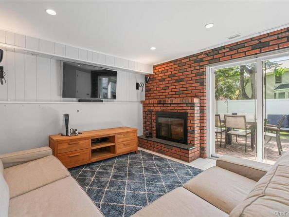 2 Lydia Court, Searingtown NY 11507