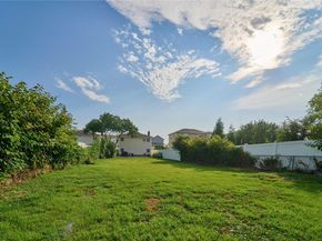 17 Sheridan Road, Babylon NY 11702