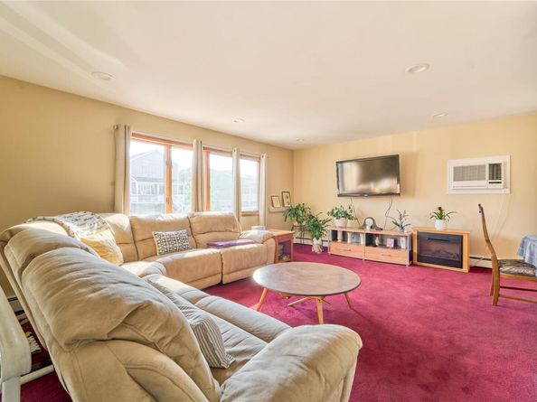 17 Sheridan Road, Babylon NY 11702