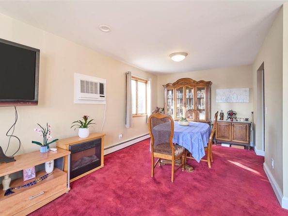 17 Sheridan Road, Babylon NY 11702