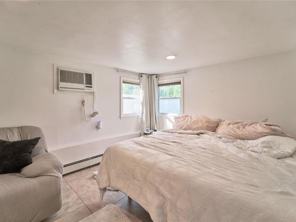 17 Sheridan Road, Babylon NY 11702