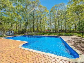 4 Carol Court, Mount Sinai NY 11766