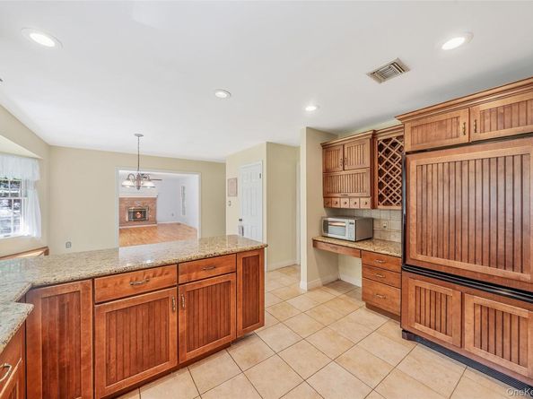 4 Carol Court, Mount Sinai NY 11766