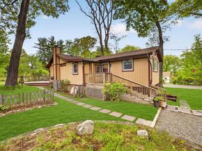3079 Maqua Place, Mohegan Lake NY 10547