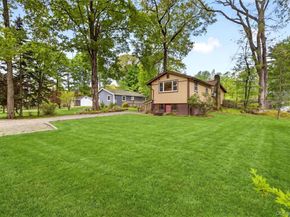 3079 Maqua Place, Mohegan Lake NY 10547