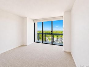 270-10 Grand Central Parkway 11N, Floral Park NY 11005