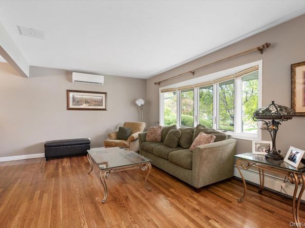 25 Fisher Road, Commack NY 11725