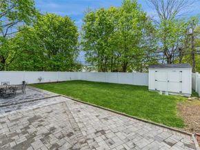 72 Lincoln Road W, Plainview NY 11803