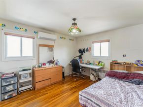 72 Lincoln Road W, Plainview NY 11803