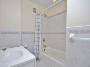 521 E 235th Street, Bronx NY 10470