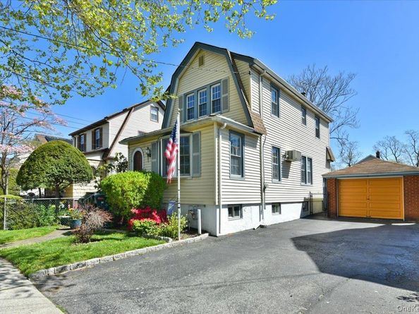 83 Cambridge Street, Valley Stream NY 11581