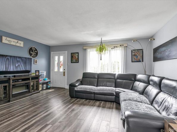 65 Liggett Road, Valley Stream NY 11581