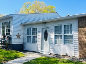 395 Woodbridge Drive 395E, Ridge NY 11961