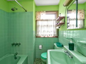 111 E Euclid Street, Valley Stream NY 11580