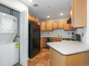 28 Lorien Place 4, Melville NY 11747