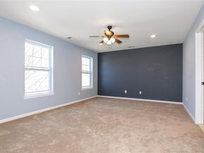 28 Lorien Place 4, Melville NY 11747