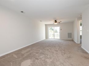 28 Lorien Place 4, Melville NY 11747