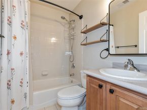 28 Lorien Place 4, Melville NY 11747