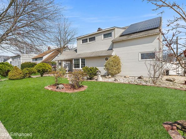 116 Red Maple Drive N, Levittown NY 11756