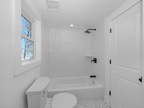 227 N Railroad Avenue, Babylon NY 11702