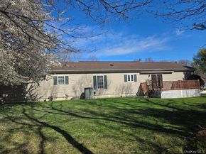 1407 Middle Road 265, Calverton NY 11933
