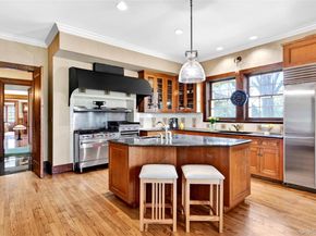 25 West Drive, Plandome NY 11030