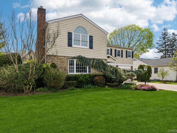 221 Kensington Road, Garden City NY 11530
