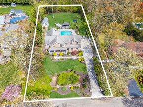 9 Arista Court, Dix Hills NY 11746