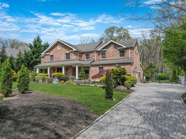 9 Arista Court, Dix Hills NY 11746