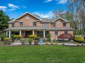 9 Arista Court, Dix Hills NY 11746