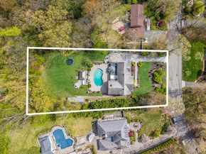 9 Arista Court, Dix Hills NY 11746