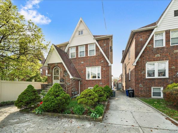 2445 Yates Avenue, Bronx NY 10469