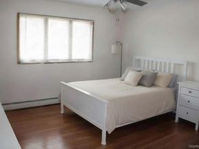395 N Putnam Avenue, Lindenhurst NY 11757