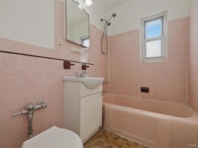 196-32 Pompeii Avenue 2C, Holliswood NY 11423