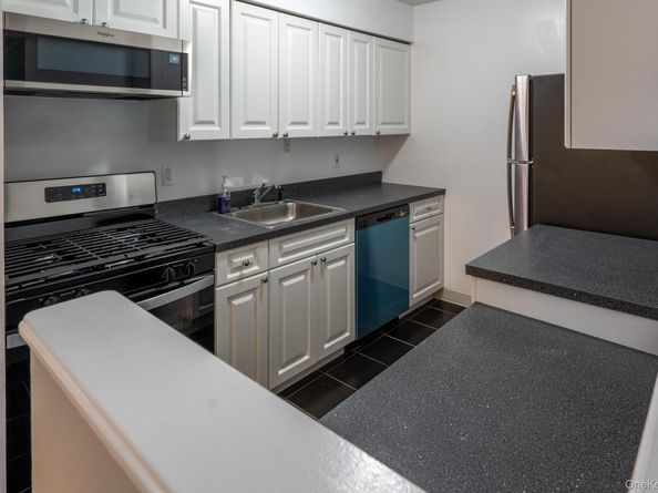 115 Pointe Circle S 115, Coram NY 11727