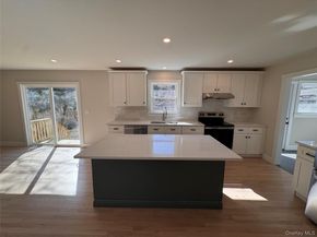 91 17th Street, Wading River NY 11792