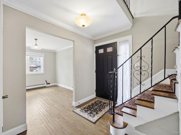 6933 Little Neck Parkway, Glen Oaks NY 11004