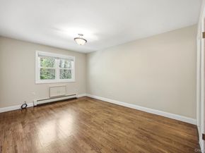 6933 Little Neck Parkway, Glen Oaks NY 11004