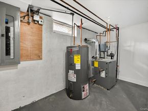 59 Broadfield Road, Hempstead NY 11550