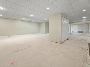 12 Chauncey Place, Woodbury NY 11797