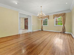 12 Chauncey Place, Woodbury NY 11797