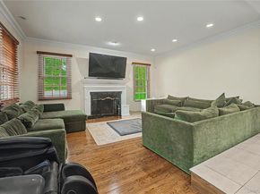 12 Chauncey Place, Woodbury NY 11797