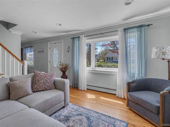 113 Roosevelt Avenue, Islip NY 11751